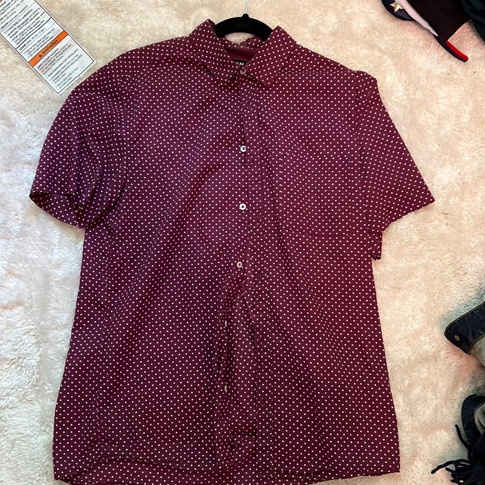 H&M Maroon Polka Dot Shortsleeve Button Down